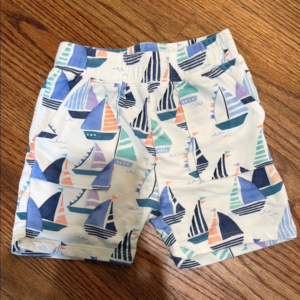 Little Sleepies Play line sailboat shorts 18-24 months